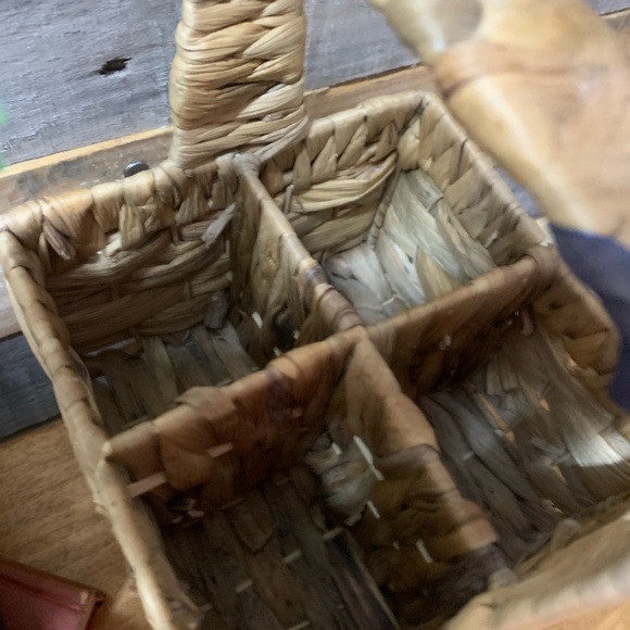 Rustic Woven Wicker Kitchen Utensil Caddy - Picture 5 of 8